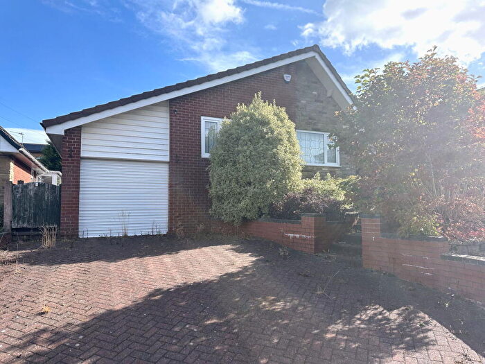 3 Bedroom Detached Bungalow For Sale In Kirkdale Drive, Royton, Oldham, OL2