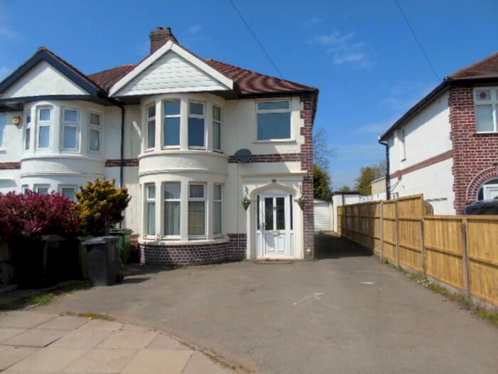 3 Bedroom Semi-Detached House To Rent In The Long Shoot, Nuneaton, CV11