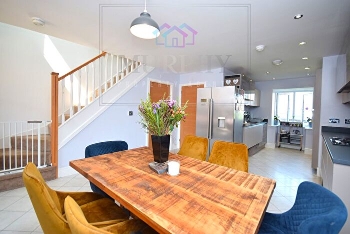 4 Bedroom Detached House For Sale In Conqueror Way, Pontefract, WF8