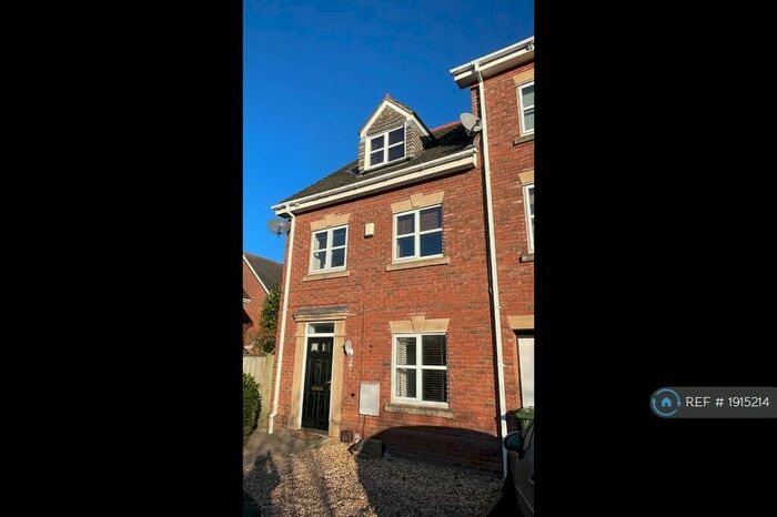 3 Bedroom Terraced House To Rent In Sir Toby Belch Drive, Warwick, CV34