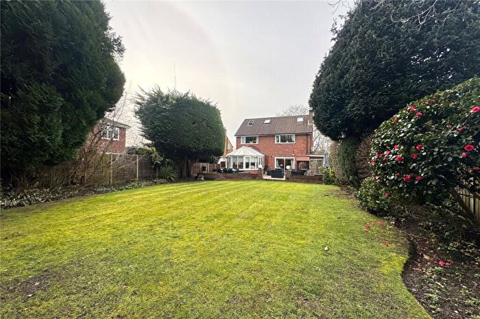 4 Bedroom Detached House For Sale In Prospect Road, Farnborough, Hampshire, GU14