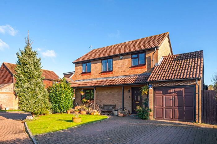 3 Bedroom Detached House For Sale In Baden Drive, Horley, RH6