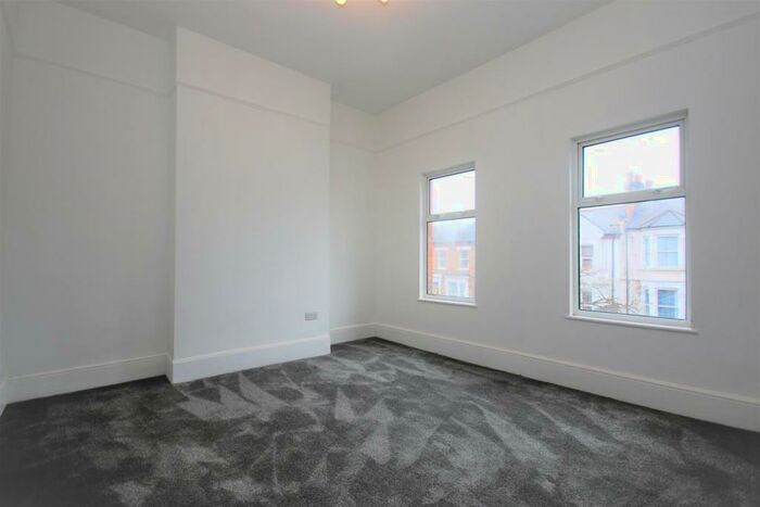 2 Bedroom Flat To Rent In Whittington Road, N22