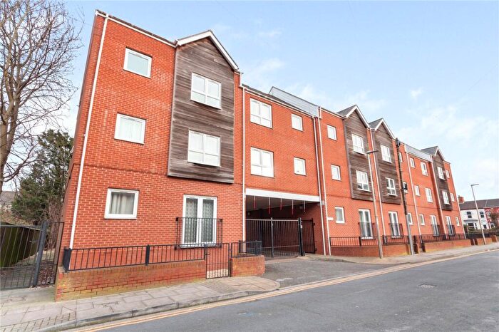 2 Bedroom Apartment To Rent In Willingham Court, Grimsby, North East Lincs, DN32