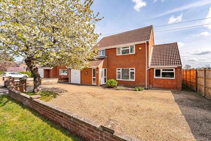 4 Bedroom Detached House For Sale In Hall Moor Road, Hingham, NR9