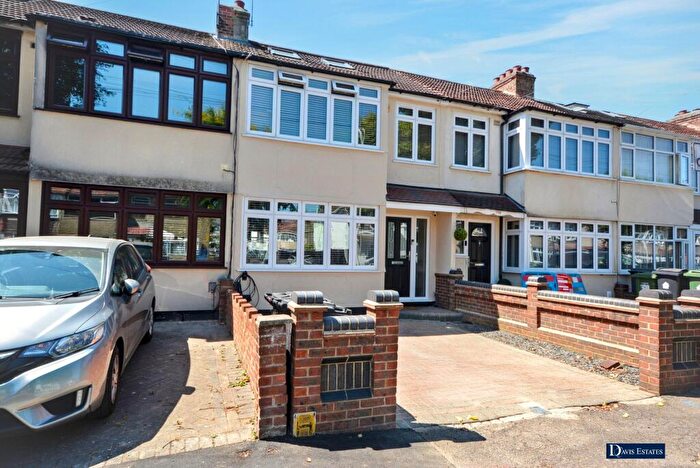 4 Bedroom Terraced House For Sale In Birch Crescent, Ardleigh Green, Hornchurch, RM11