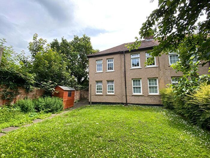2 Bedroom Maisonette For Sale In The Close, Harrow, Middlesex, HA2