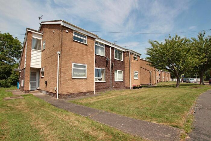 2 Bedroom Flat For Sale In Gullane Drive, Hull, HU6