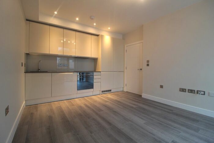 1 Bedroom Flat To Rent In Bridge Court, Bridge Street, Hemel Hempstead, Hertfordshire HP1