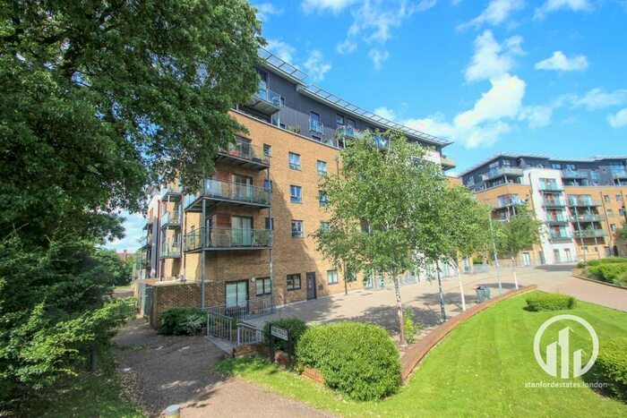 1 Bedroom Flat To Rent In Kingswood Court, Hither Green, London, SE13