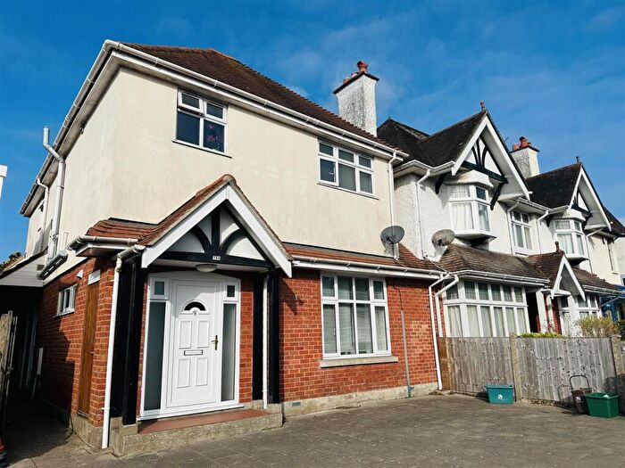 1 Bedroom Flat To Rent In Station Road, West Moors, Ferndown, BH22