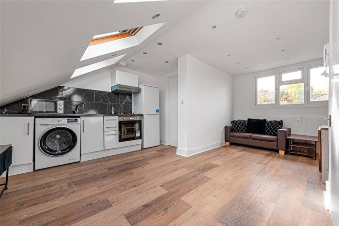3 Bedroom Apartment To Rent In Crouch End Hill, Crouch End, London, N8