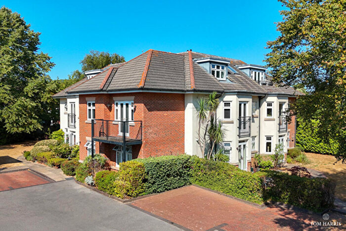 2 Bedroom Apartment For Sale In Casa Guidi, Browning Avenue, Bournemouth, BH5