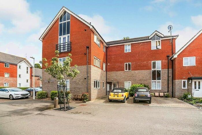 2 Bedroom Flat To Rent In Edward Vinson Drive, Faversham, Kent, ME13