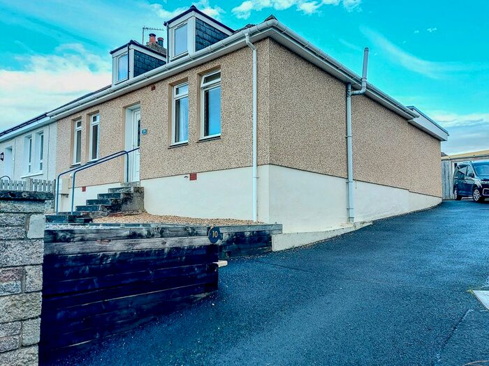 3 Bedroom Semi-Detached House For Sale In Drybridge Road, Dundonald, KA2