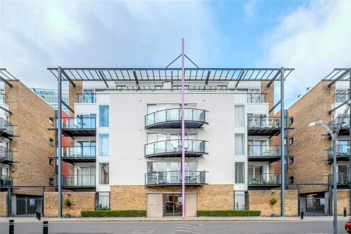 3 Bedroom Flat To Rent In Boardwalk Place, South Quay, E14