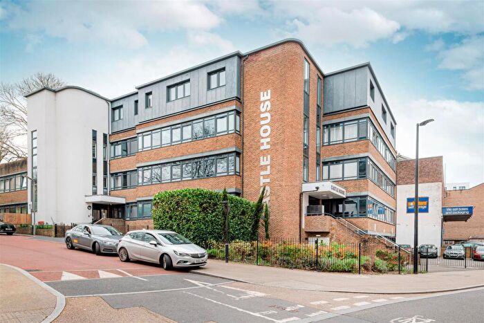 1 Bedroom Apartment To Rent In Desborough Road, High Wycombe, HP11