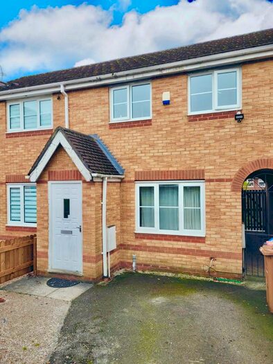 3 Bedroom Mews To Rent In Wildbrook Road, Little Hulton, M38