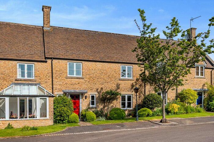 2 Bedroom Retirement Property For Sale In The Playing Close, Chipping Norton, OX7
