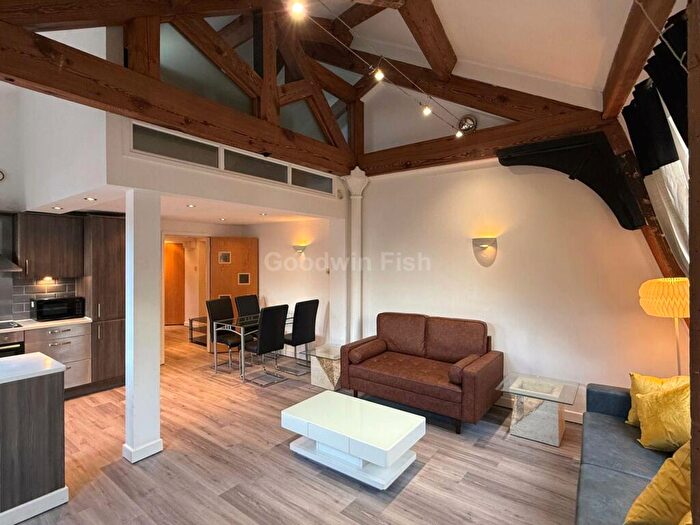 3 Bedroom Duplex To Rent In Princess Street, Manchester, M1