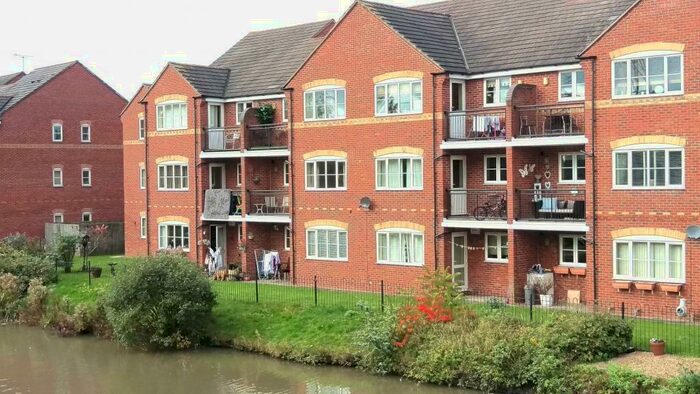 2 Bedroom Flat To Rent In Sutton Court, Coventry, West Midlands, CV6