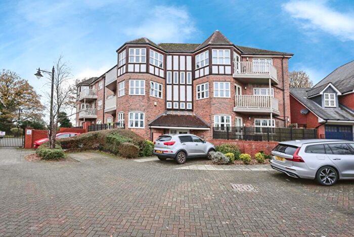 2 Bedroom Flat For Sale In Bayston Road, Birmingham, West Midlands, B14