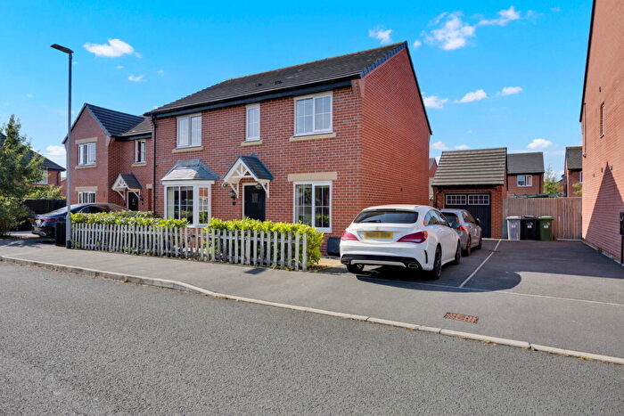 4 Bedroom Detached House For Sale In Blackcroft Close, Shavington, CW2