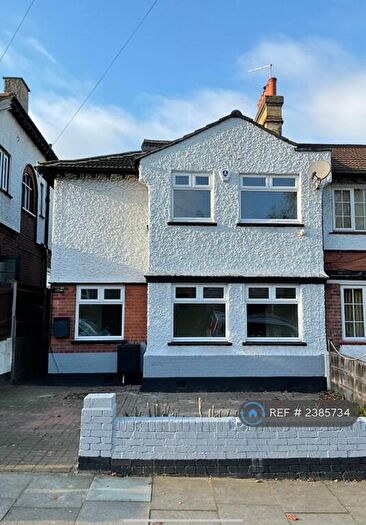 3 Bedroom Semi-Detached House To Rent In Rochdale Road, London, SE2