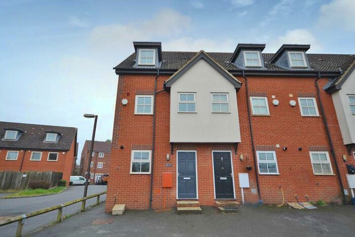 4 Bedroom End Of Terrace House To Rent In Killerton Close, Westcroft, Milton Keynes, Buckinghamshire, MK4