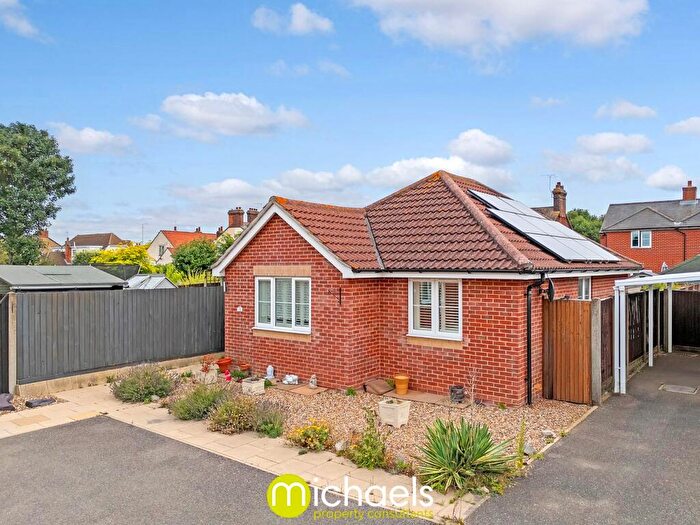 2 Bedroom Detached Bungalow For Sale In Buxton Road, Colchester, CO2