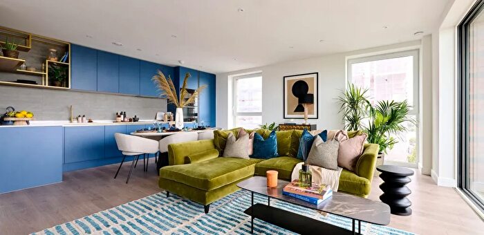 2 Bedroom Flat To Rent In Waterview House Grand Union, Wembley, HA0