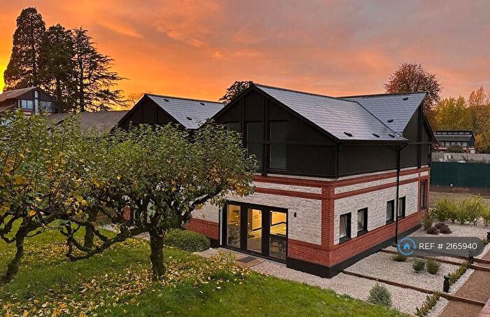 2 Bedroom Flat To Rent In Four Ashes Road, High Wycombe, HP15