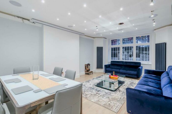 4 Bedroom Flat To Rent In Cabbell Street, Marylebone, London, NW1