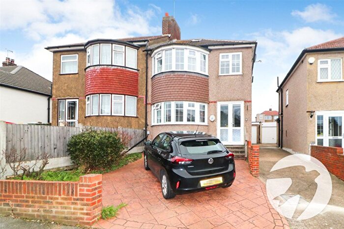 3 Bedroom Semi Detached House For Sale In Downbank Avenue, Bexleyheath, DA7