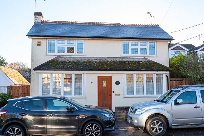 3 Bedroom Detached House To Rent In Mill Road, CM4