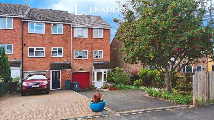 3 Bedroom End Of Terrace House For Sale In Hazelwell Fordrough, Stirchley, Birmingham, B30