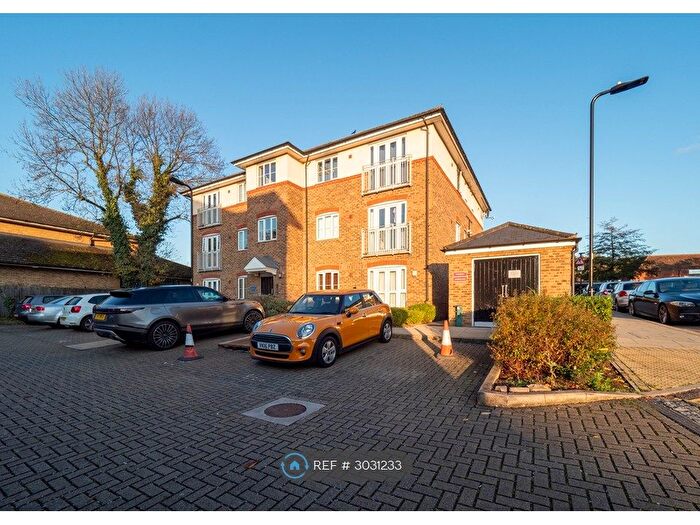 1 Bedroom Flat To Rent In Periwood Crescent, Perivale, Greenford, UB6