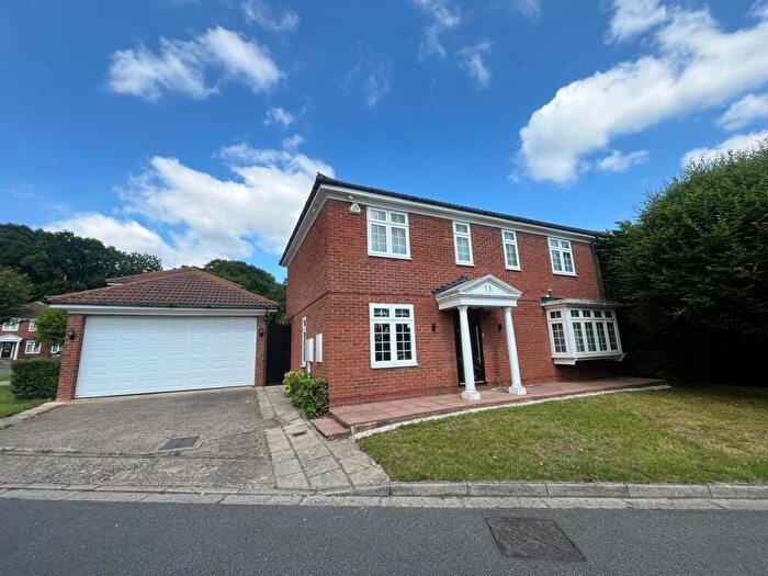 4 Bedroom Detached House To Rent In Laburnum Grove, Ruislip, HA4