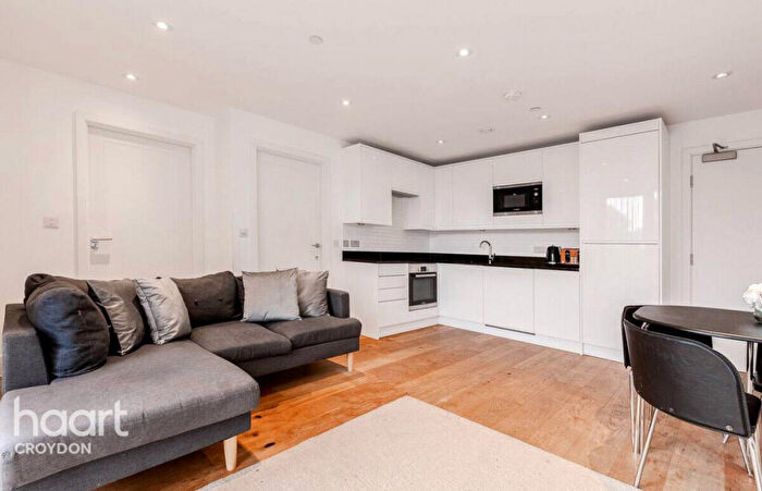 2 Bedroom Apartment To Rent In South End, Croydon, CR0