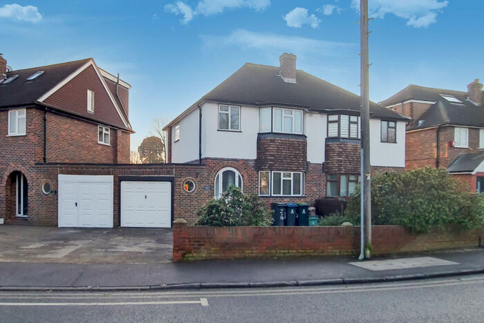 3 Bedroom House To Rent In Hawkhurst Gardens, Chessington, KT9