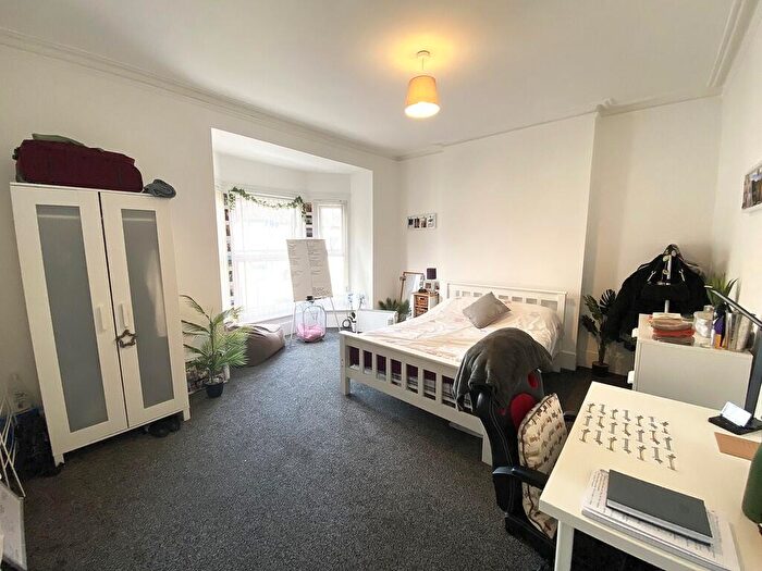 5 Bedroom Terraced House To Rent In Albert Grove, Southsea, PO5