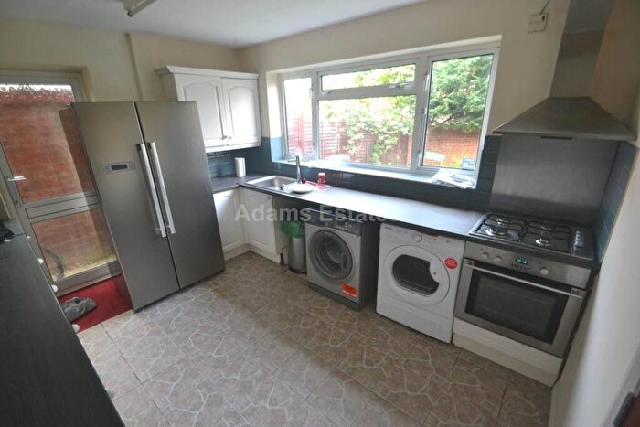 6 Bedroom Detached House To Rent In Wokingham Road, Reading, RG6