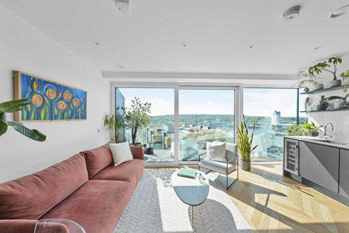 1 Bedroom Apartment For Sale In Brigadier Walk, Woolwich, SE18