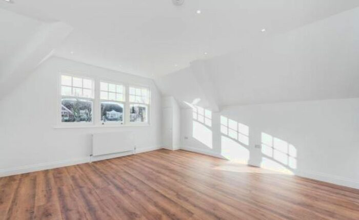 2 Bedroom Flat To Rent In Queens Avenue, London, N10