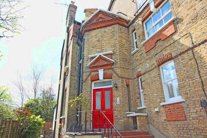 2 Bedroom Flat To Rent In Kings Road, Richmond, TW10