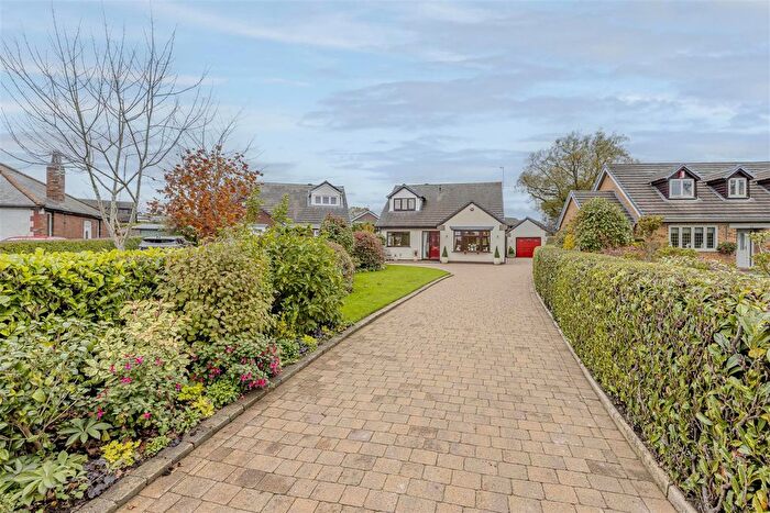 3 Bedroom Detached House For Sale In Brookhouse Lane, Stoke-On-Trent, ST2