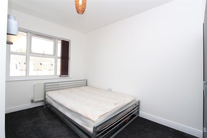 2 Bedroom Flat To Rent In Blythewood Court, Waterloo Road, Uxbridge, UB8