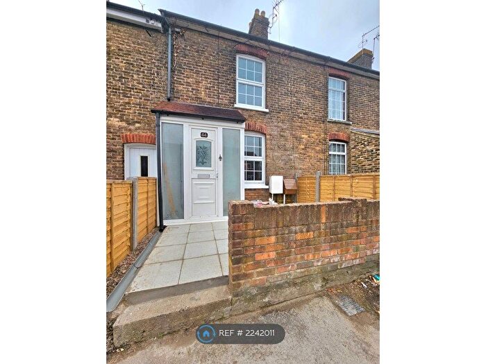 3 Bedroom Terraced House To Rent In Oak Road, Sittingbourne, ME10