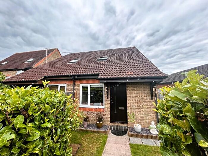 1 Bedroom Property To Rent In Colburn Crescent, Burpham, Guildford, GU4