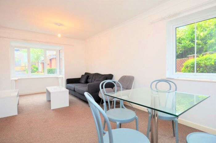 2 Bedroom Apartment To Rent In Jesmond Place, Jesmond, Newcastle Upon Tyne, NE2